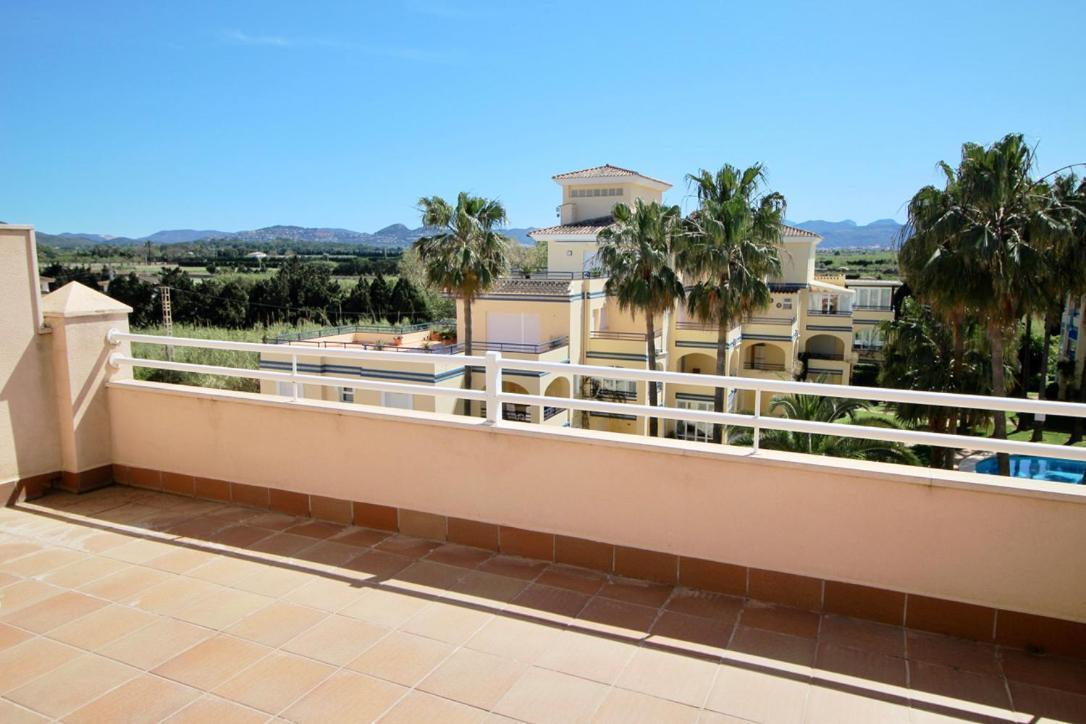 Atico Con Piscina Privada En Primera Linea Apartman Denia Kültér fotó