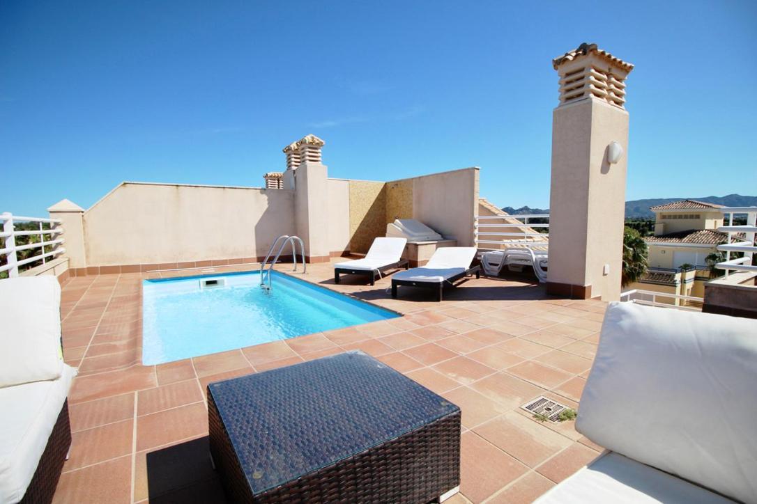 Atico Con Piscina Privada En Primera Linea Apartman Denia Kültér fotó