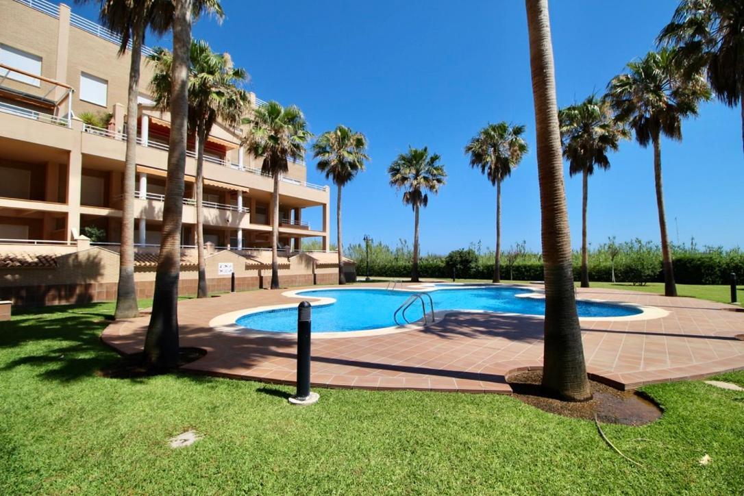 Atico Con Piscina Privada En Primera Linea Apartman Denia Kültér fotó