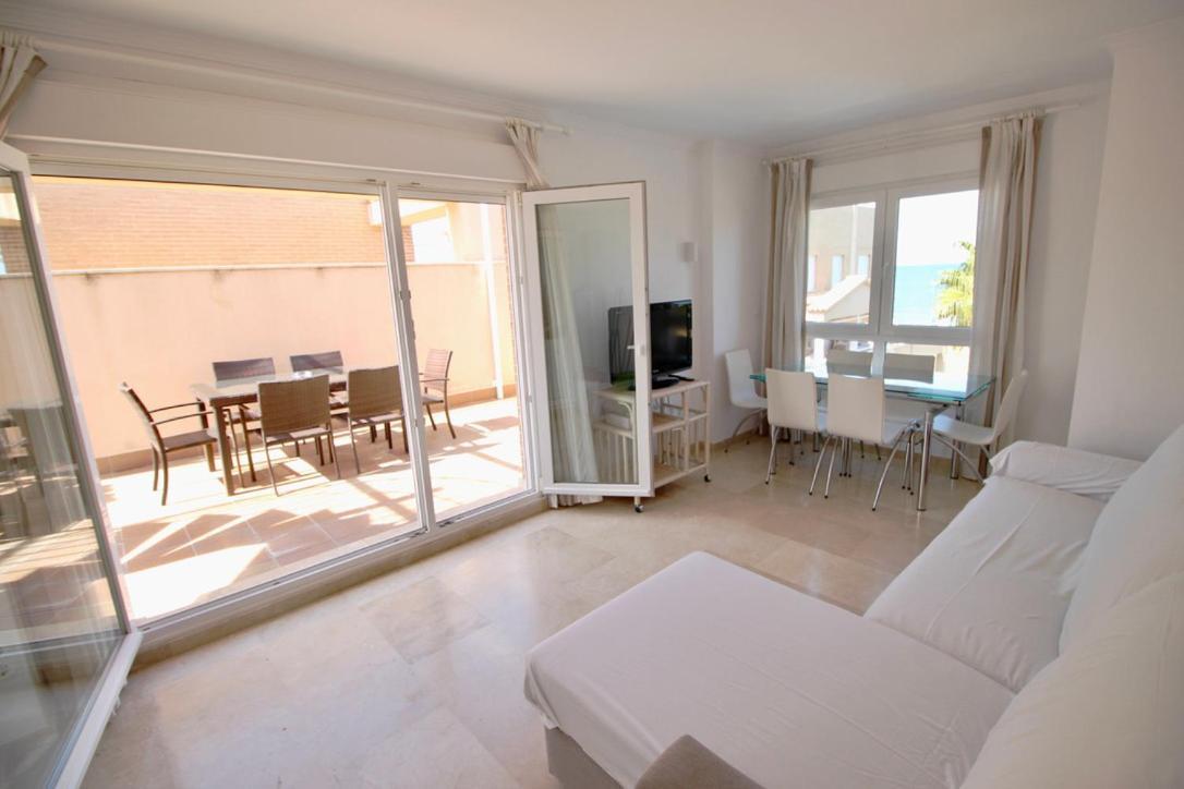 Atico Con Piscina Privada En Primera Linea Apartman Denia Kültér fotó