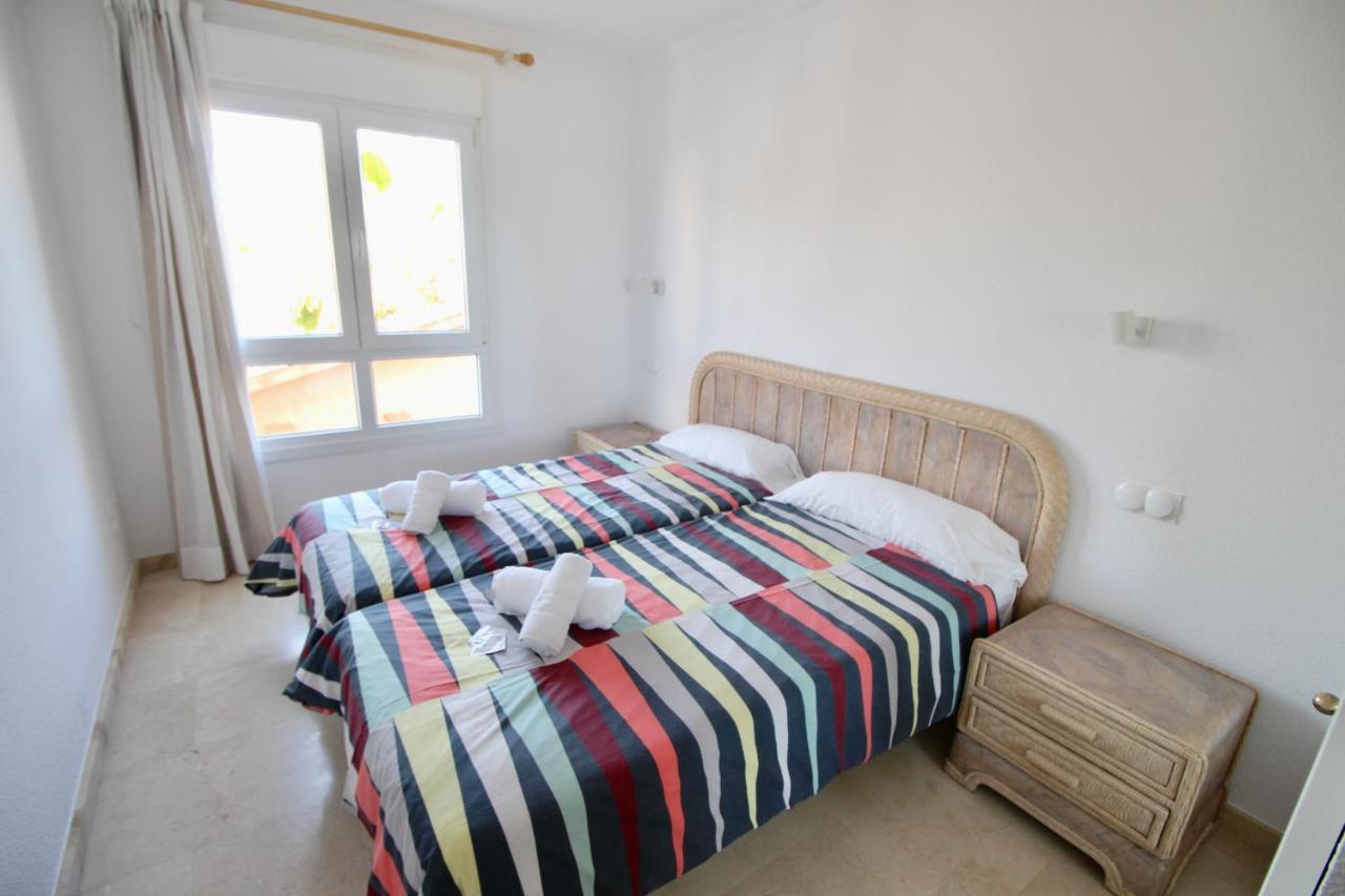 Atico Con Piscina Privada En Primera Linea Apartman Denia Kültér fotó