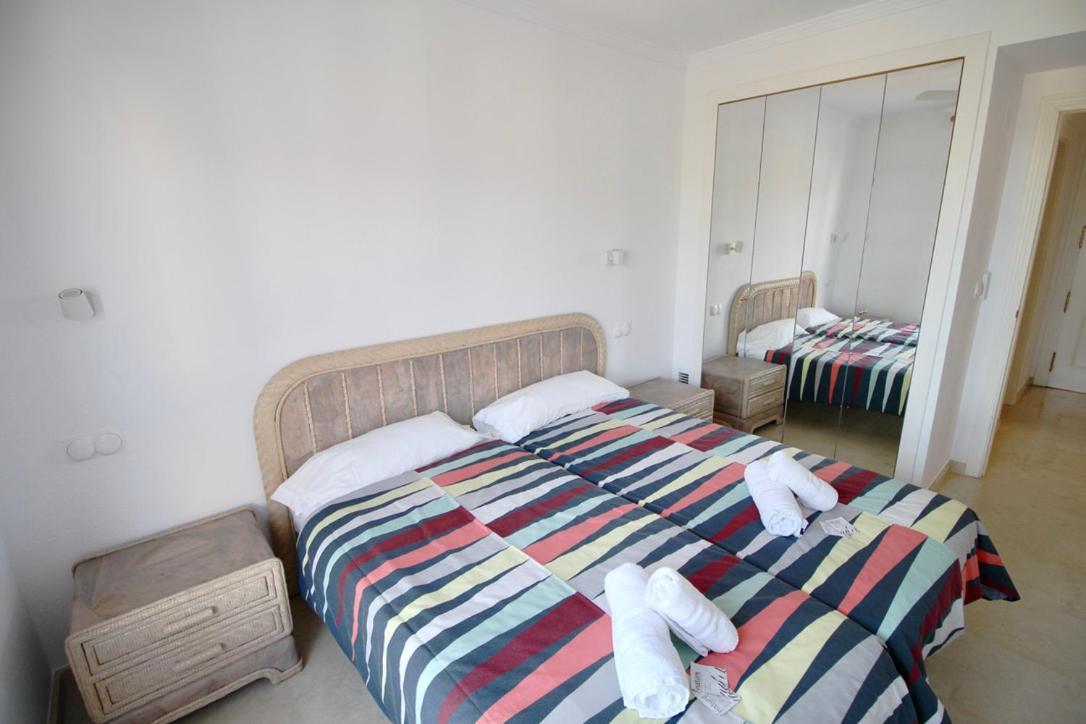 Atico Con Piscina Privada En Primera Linea Apartman Denia Kültér fotó