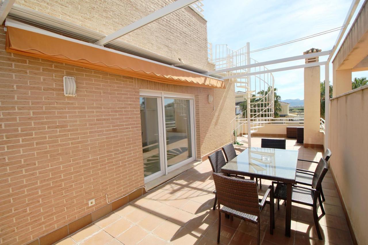 Atico Con Piscina Privada En Primera Linea Apartman Denia Kültér fotó