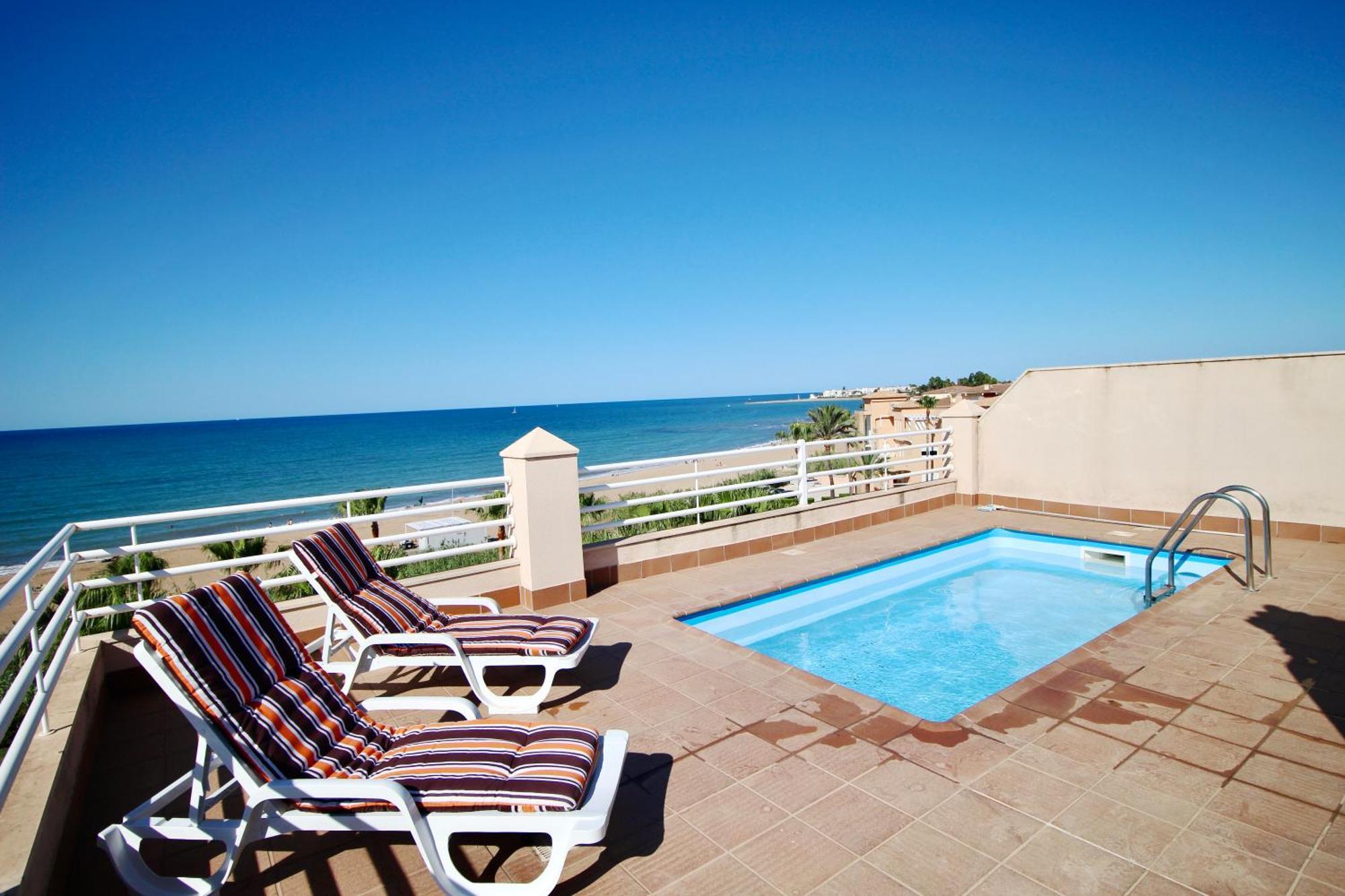 Atico Con Piscina Privada En Primera Linea Apartman Denia Szoba fotó