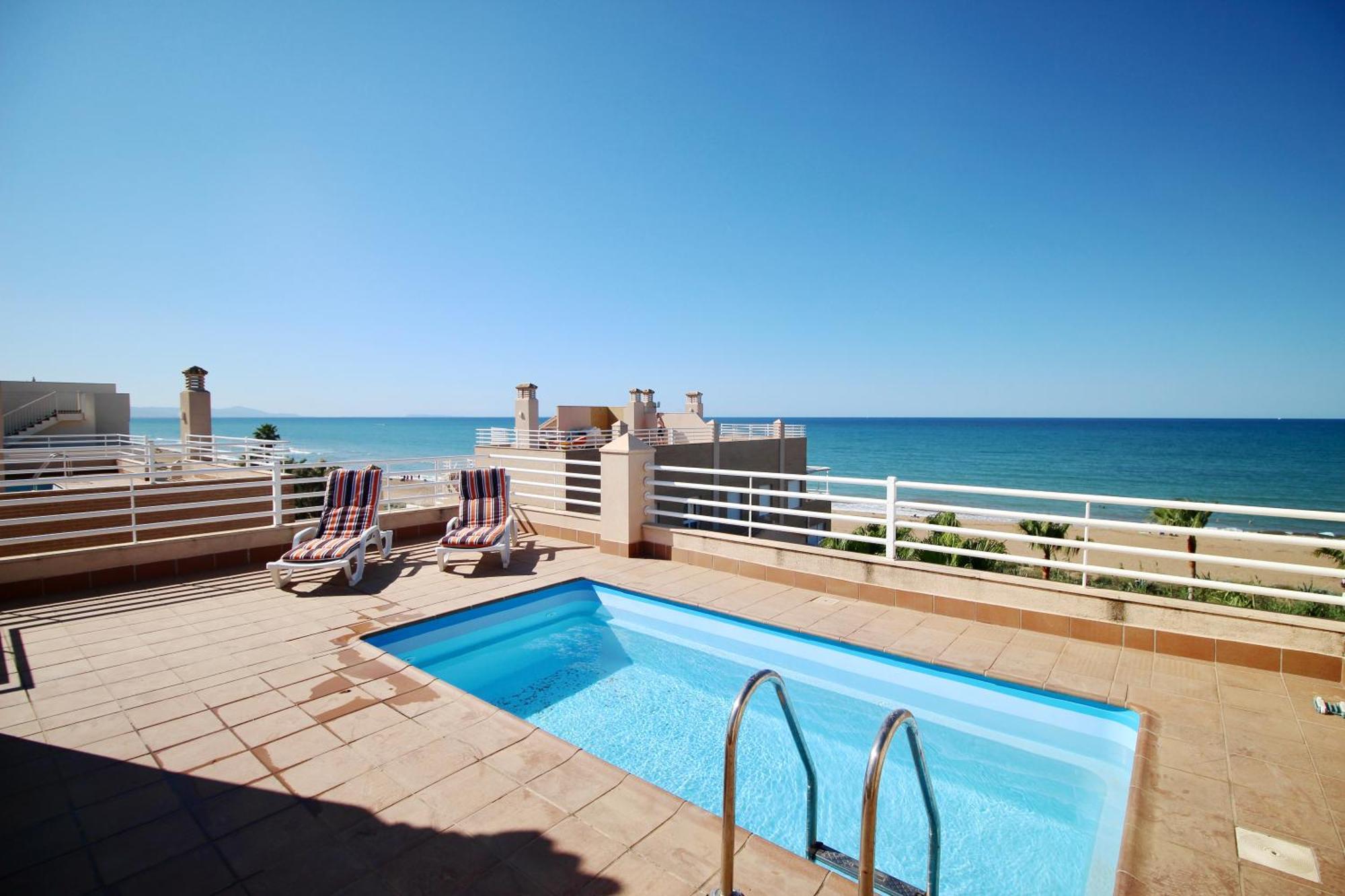 Atico Con Piscina Privada En Primera Linea Apartman Denia Szoba fotó