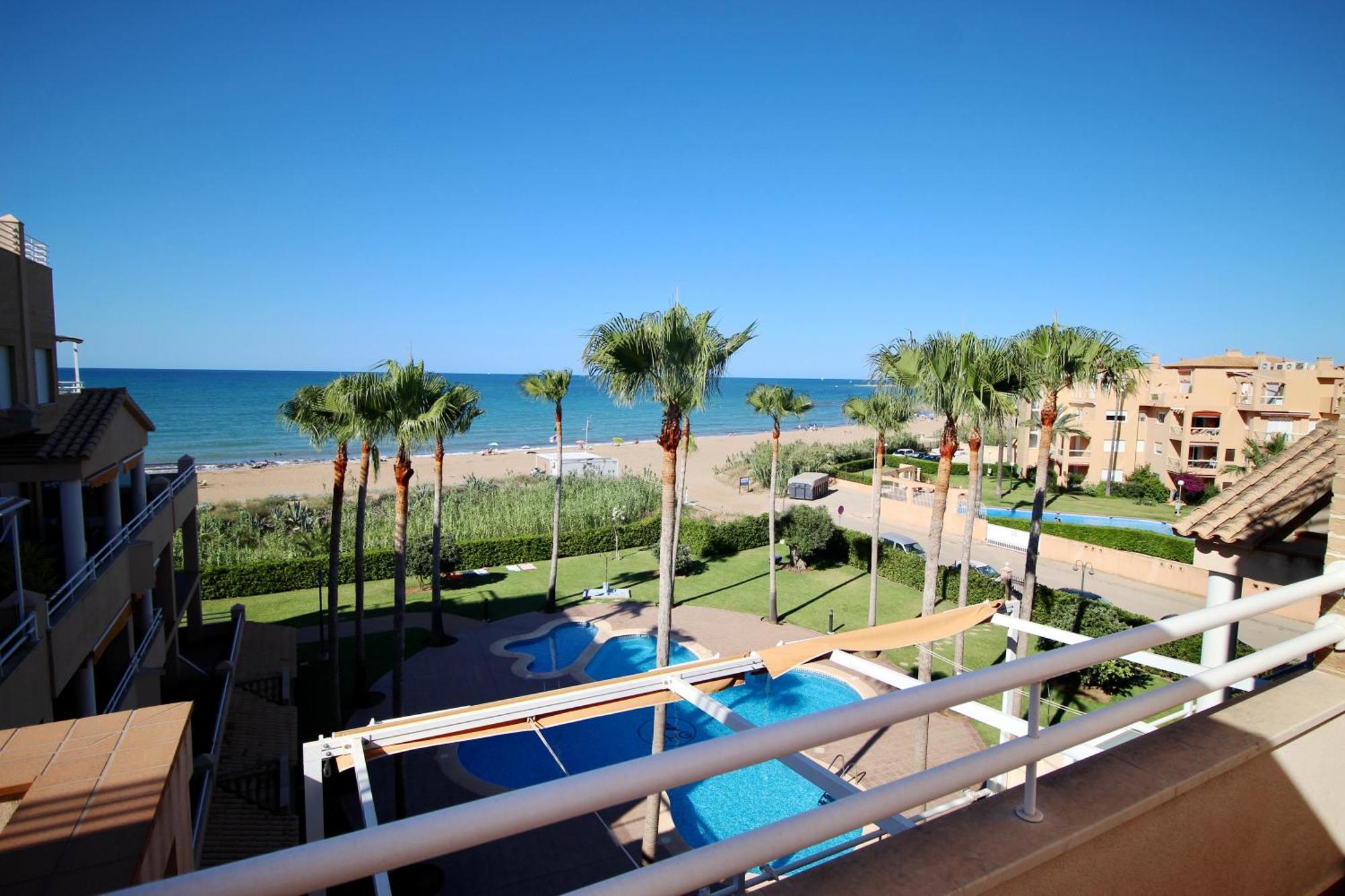 Atico Con Piscina Privada En Primera Linea Apartman Denia Szoba fotó